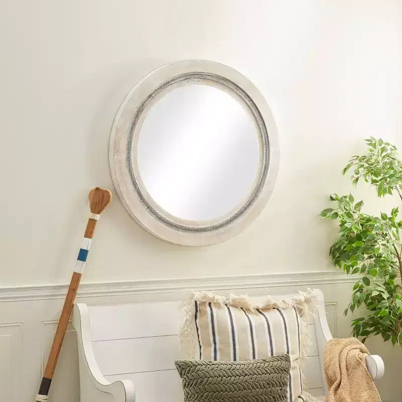 Specchio da Parete Fatto a Mano in Legno con Effetto Invecchiato Bianco - Olivia & May: Stile Rustico, Cornice in MDF, Nessun Montaggio Richiesto