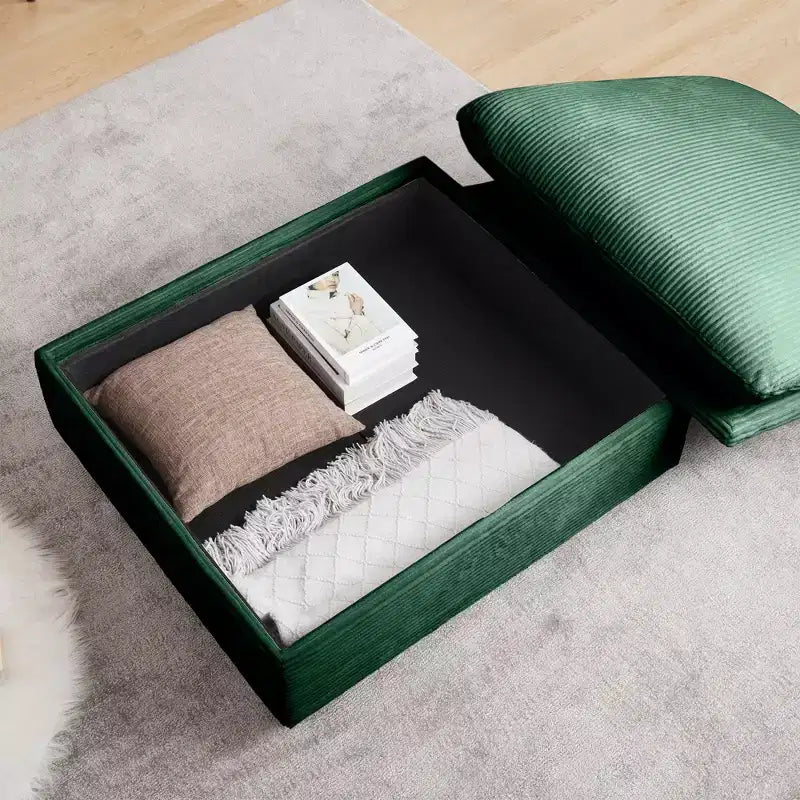 Divano: Divano profondo in velluto a coste beige per un living moderno