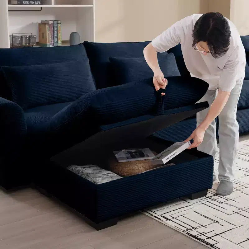 Divano: Divano profondo in velluto a coste beige per un living moderno