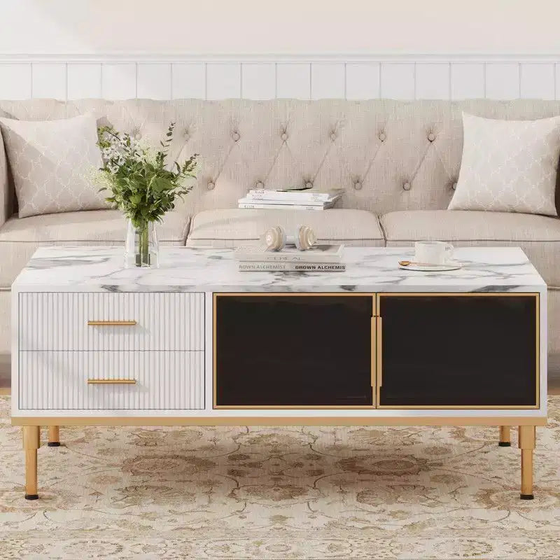 Tavolino Grande da Salotto, Piano in Finto Marmo con 4 Cassetti e Ante in Vetro, Design con Pannello Scanalato, Scomparto Nascosto e Ripiano Portaoggetti