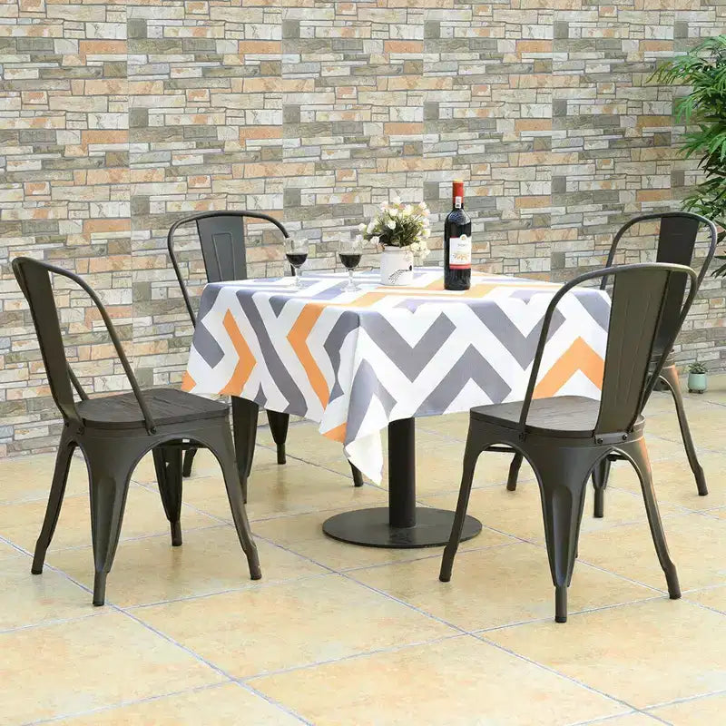 Set di 4 sedie da pranzo moderne in metallo con seduta in legno impilabili per bistrò/caffè