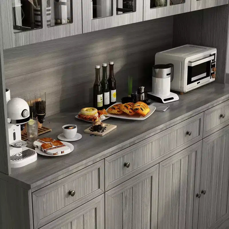 61.2W Credenza Grigia con Pensile Buffet Mobile Dispensa Cucina con Bordo Base Decorato: Un Mix di Eleganza e Utilità